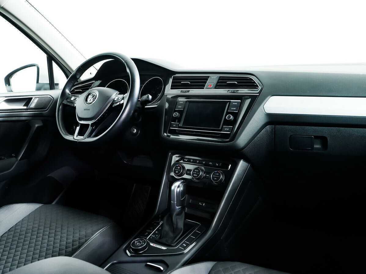 Б/У Фольксваген Тигуан 2017 года. Фото: #8