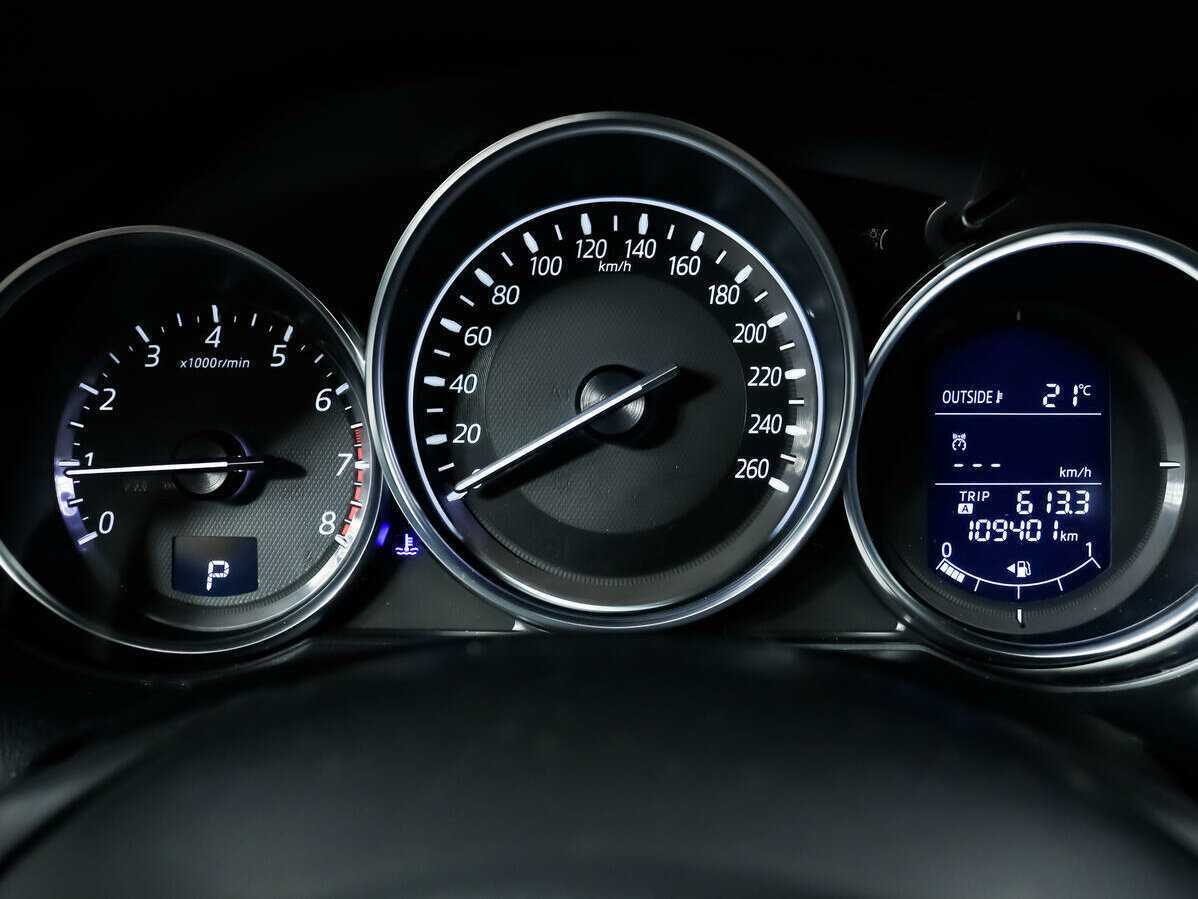 Б/У Мазда Ц-Икс-5 2016 года. Фото: #7