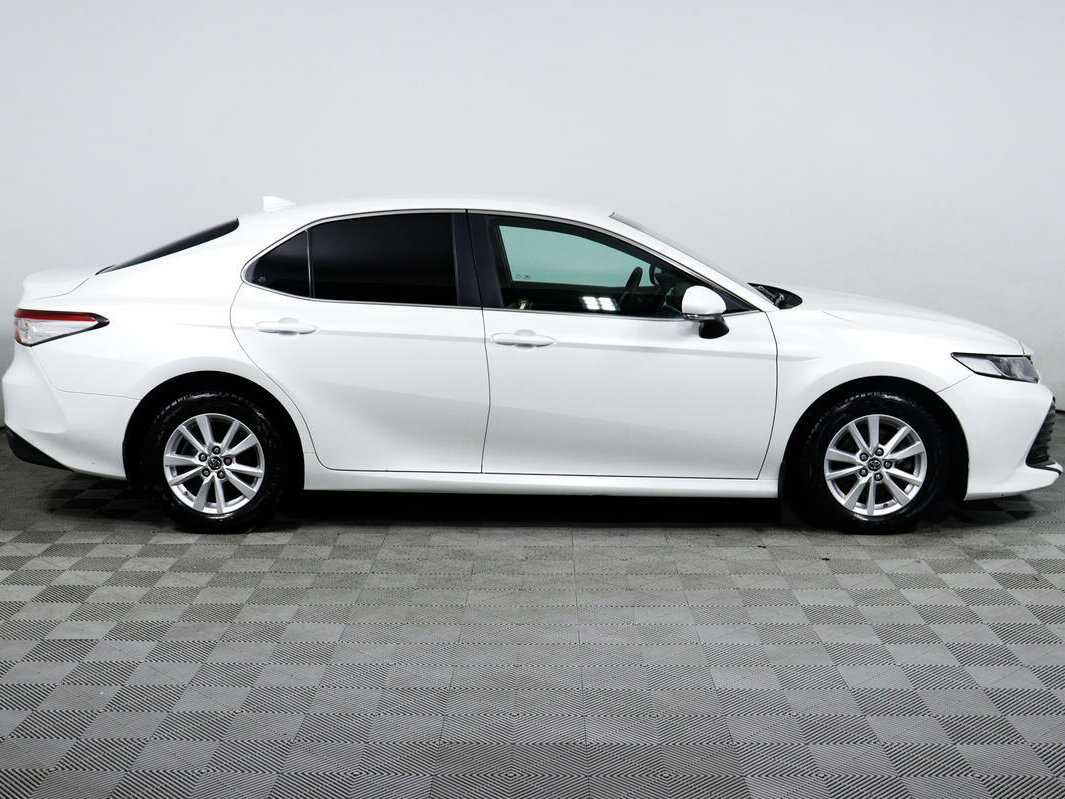 Б/У Тойота Камри 2019 года. Фото: #3