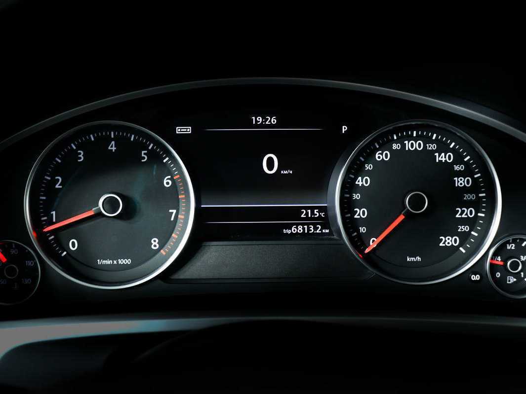 Б/У Фольксваген Туарег 2012 года. Фото: #9