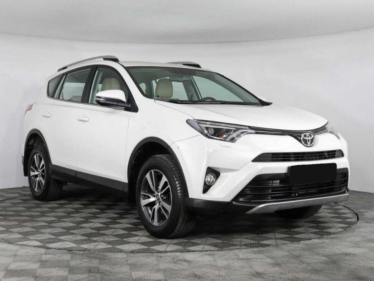 Toyota RAV4 2017 года с пробегом. Фото: #2