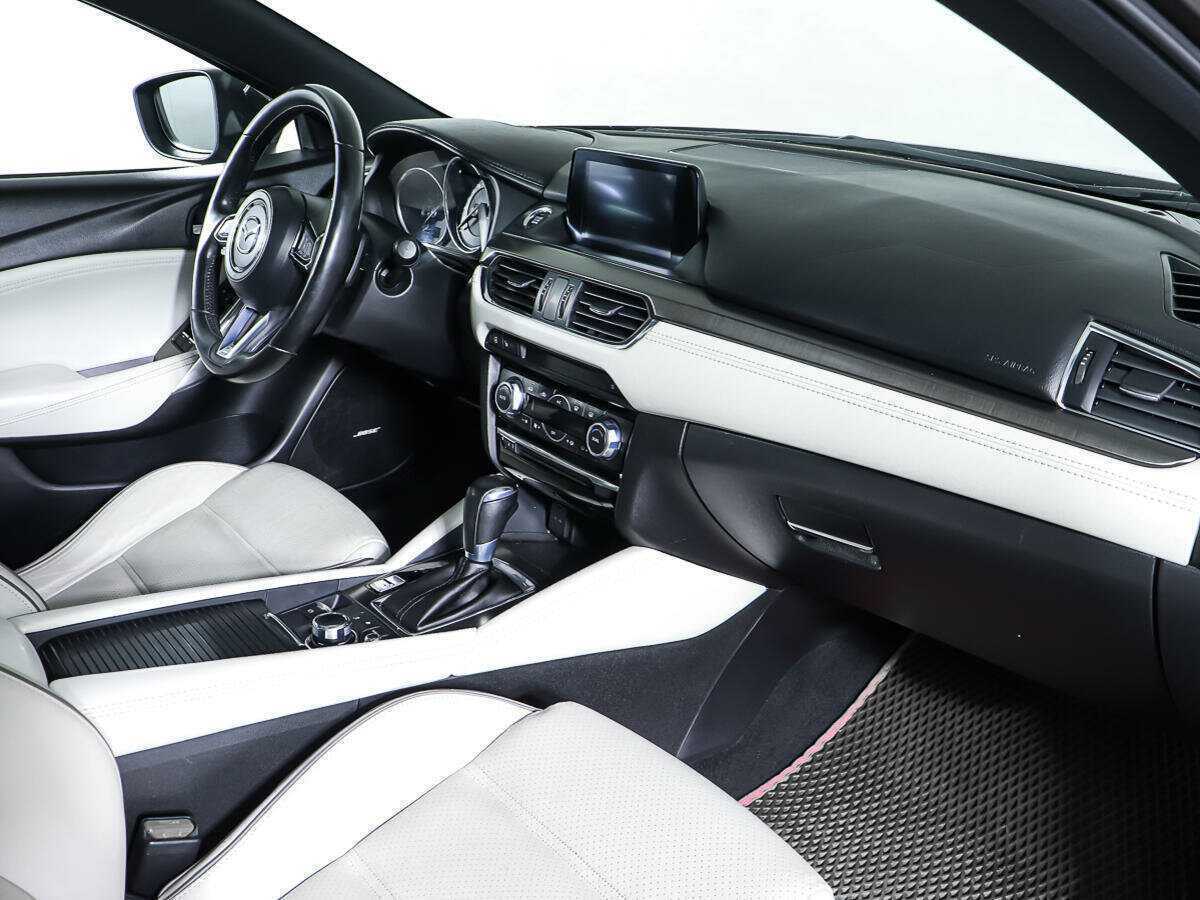 Б/У Мазда 6 2016 года. Фото: #8