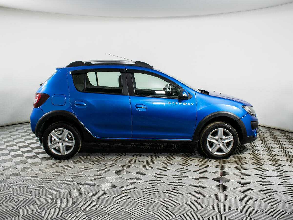 Б/У Рено Сандеро 2017 года. Фото: #3