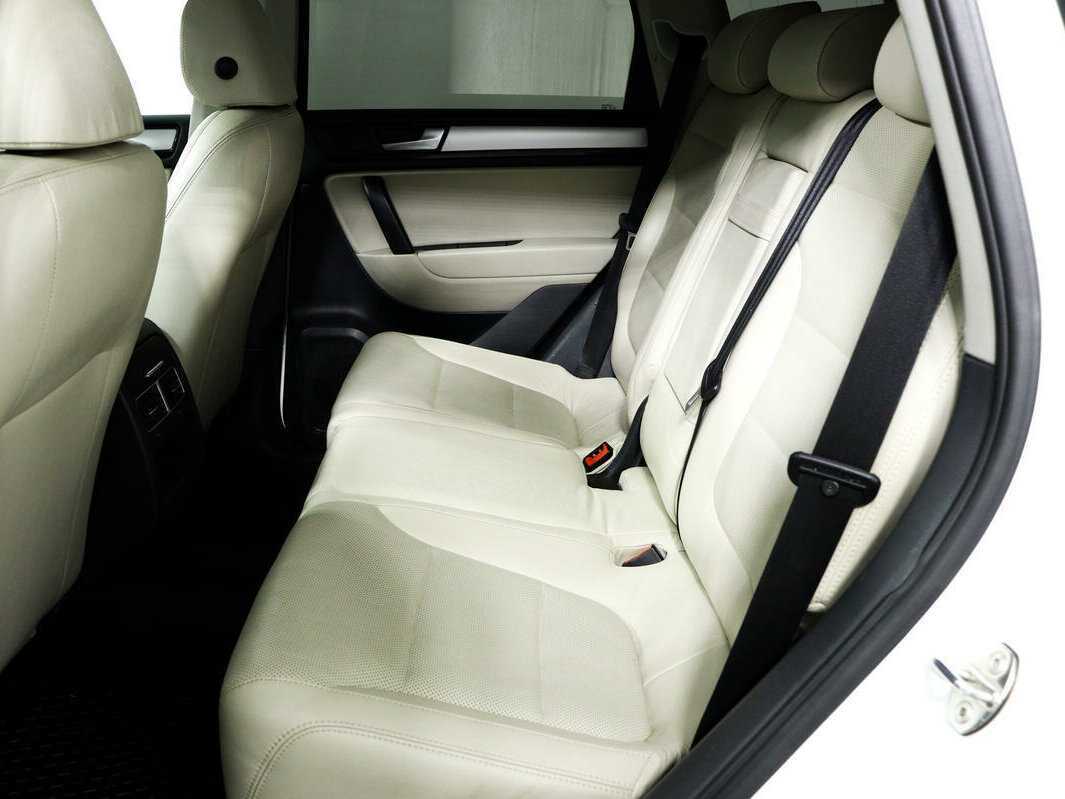 Б/У Фольксваген Туарег 2012 года. Фото: #11