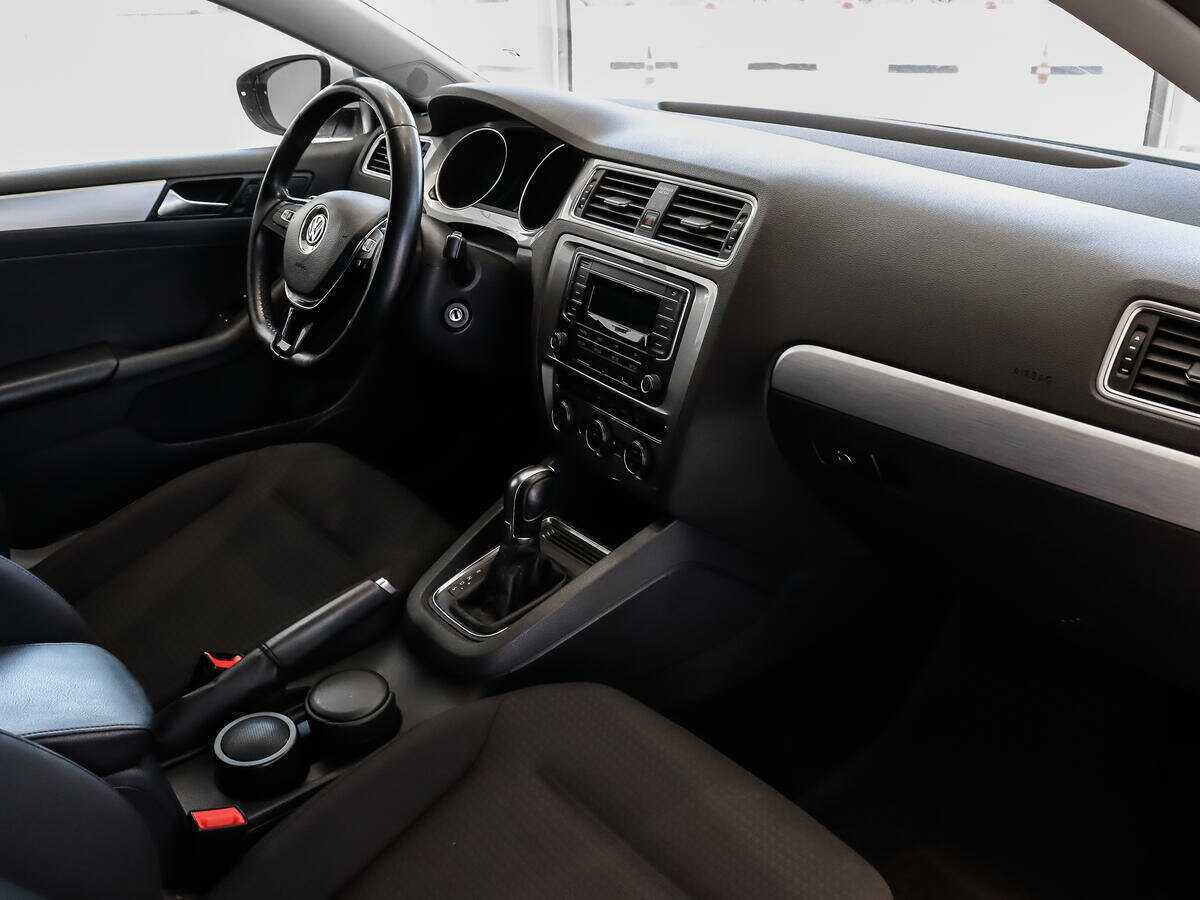 Volkswagen Jetta 2017 года с пробегом. Фото: #10