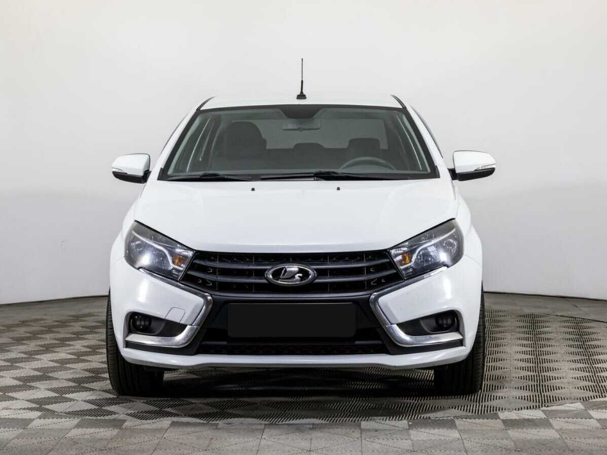 Б/У Лада (ВАЗ) Веста 2017 года. Фото: #1