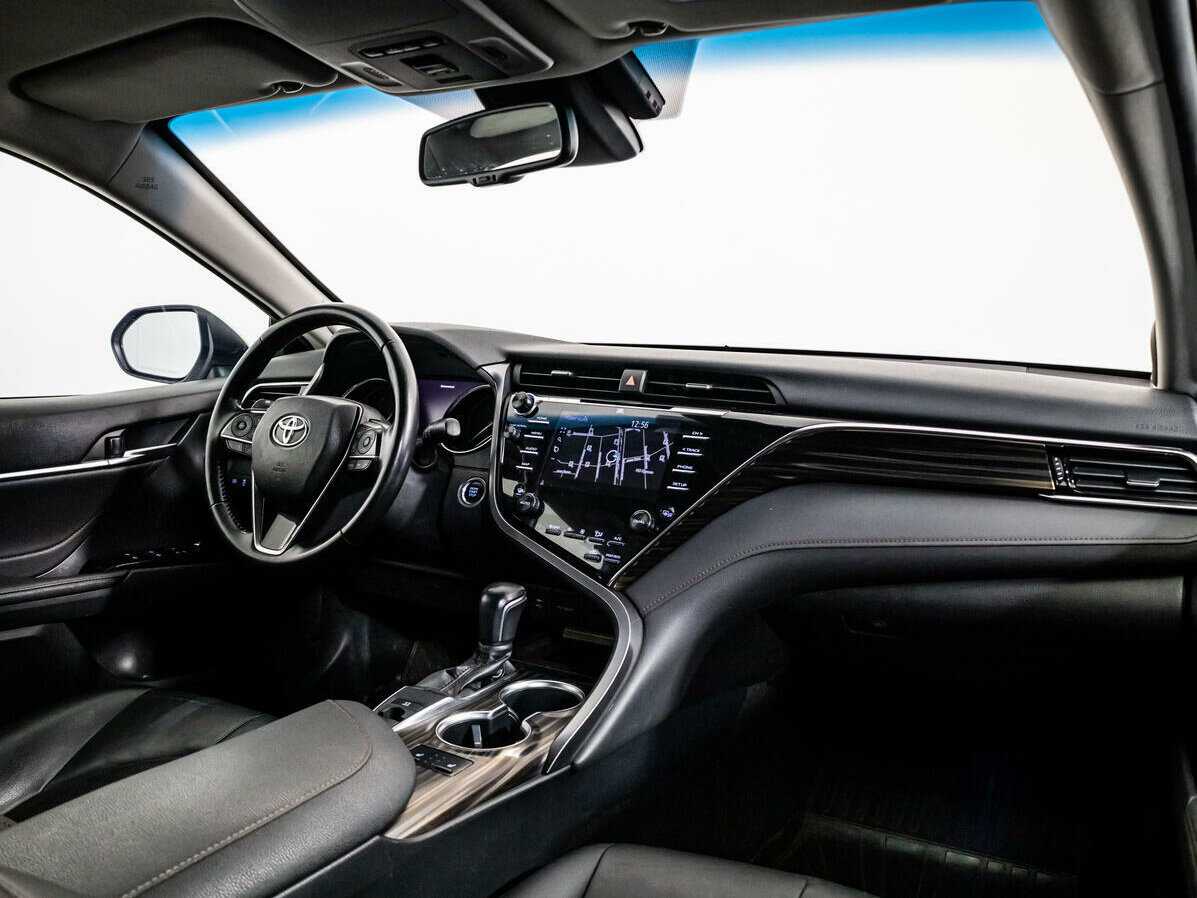 Б/У Тойота Камри 2018 года. Фото: #7