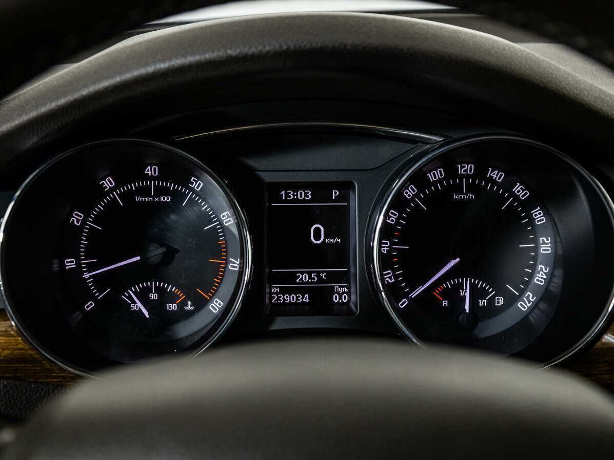 Б/У Шкода Суперб 2014 года. Фото: #11