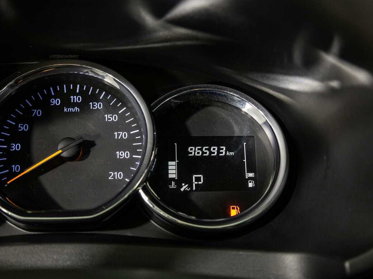 Б/У Рено Логан 2019 года. Фото: #9