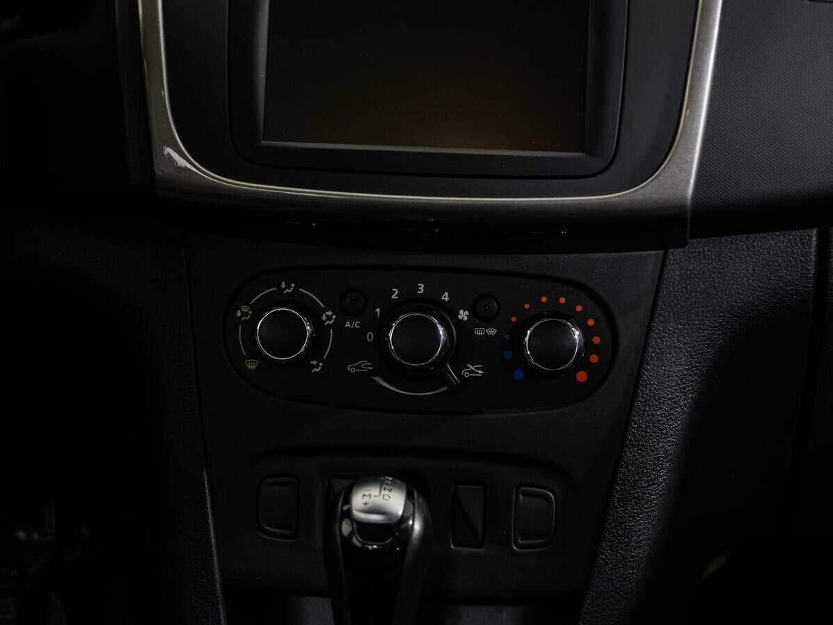 Б/У Рено Логан 2019 года. Фото: #11