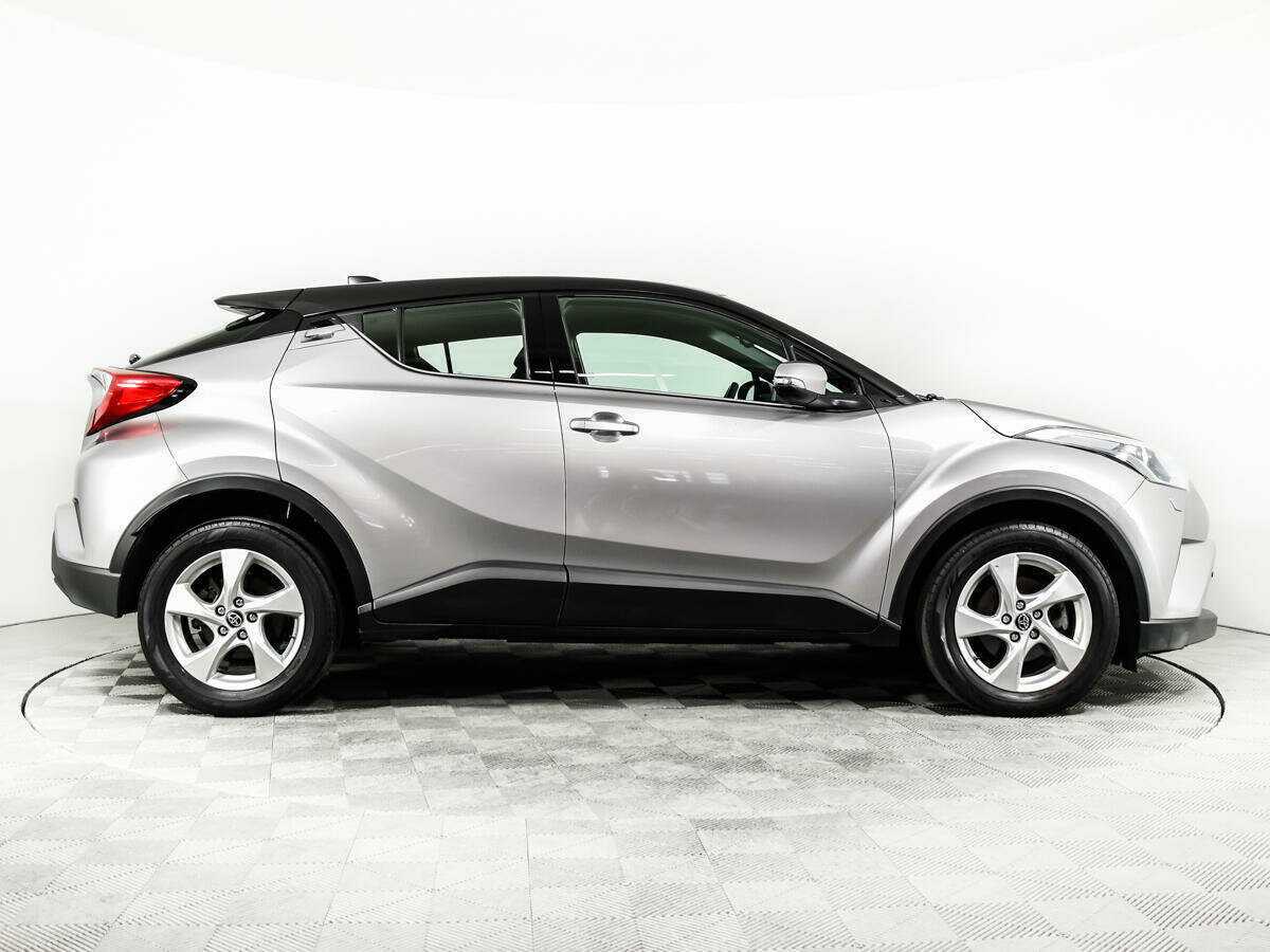 Toyota C-HR 2019 года с пробегом. Фото: #3