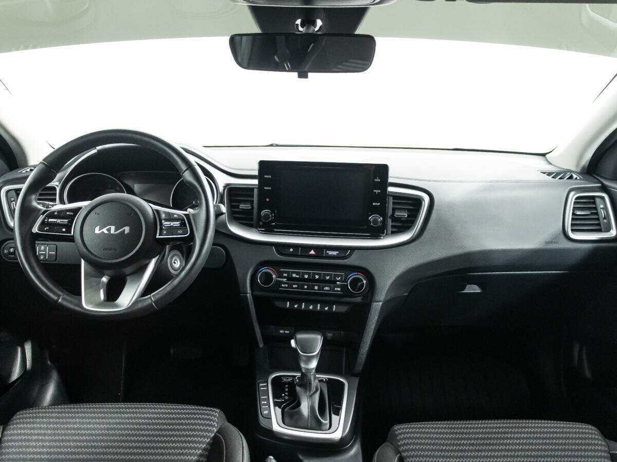 Б/У Киа Сид 2023 года. Фото: #12