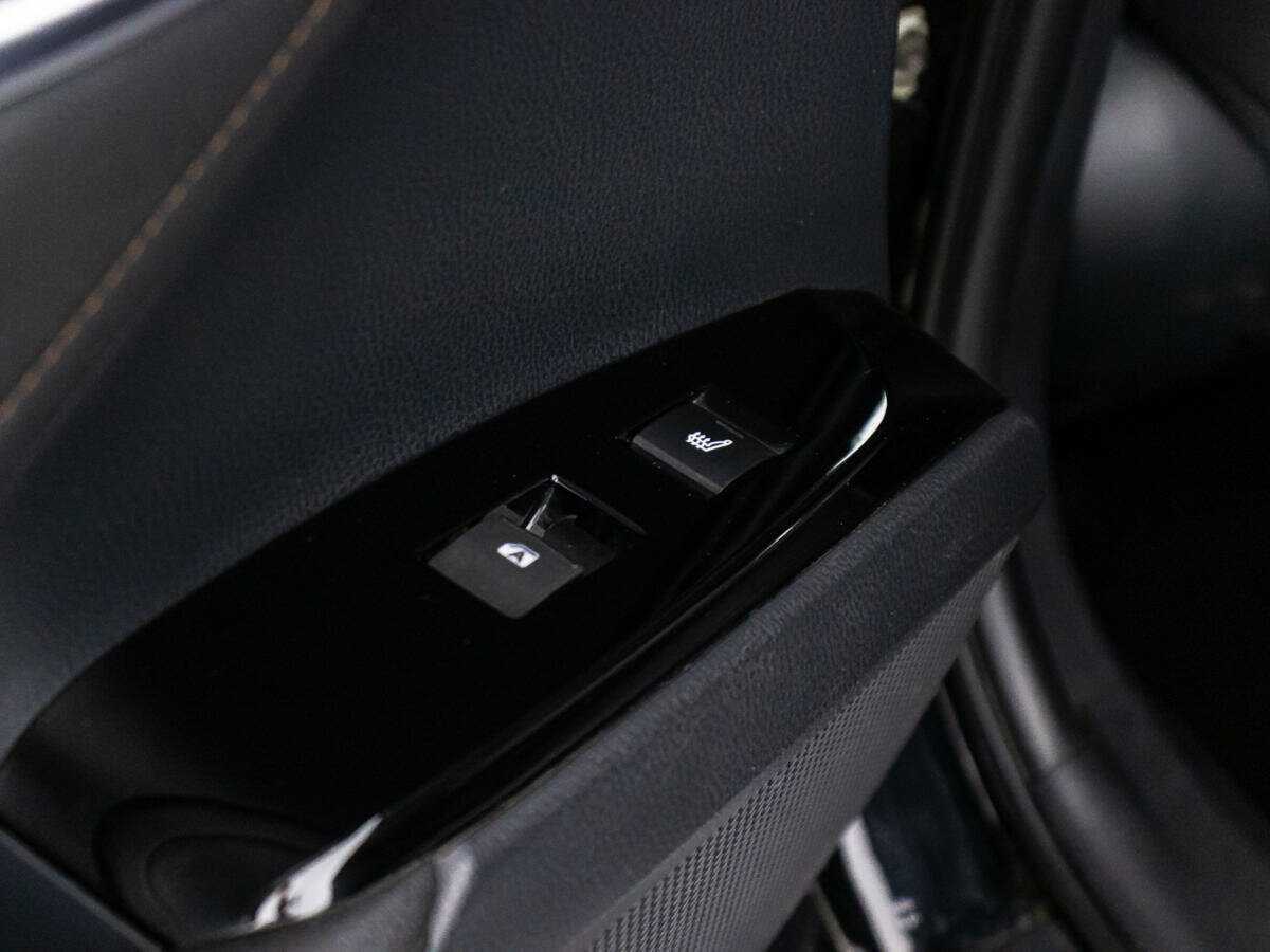 Б/У Тойота Камри 2018 года. Фото: #19