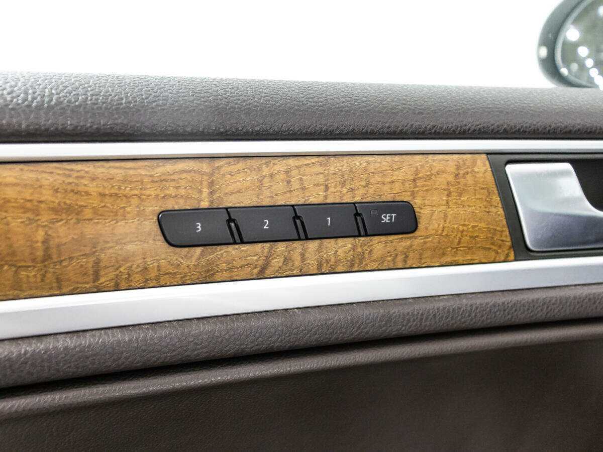 Б/У Фольксваген Туарег 2013 года. Фото: #13