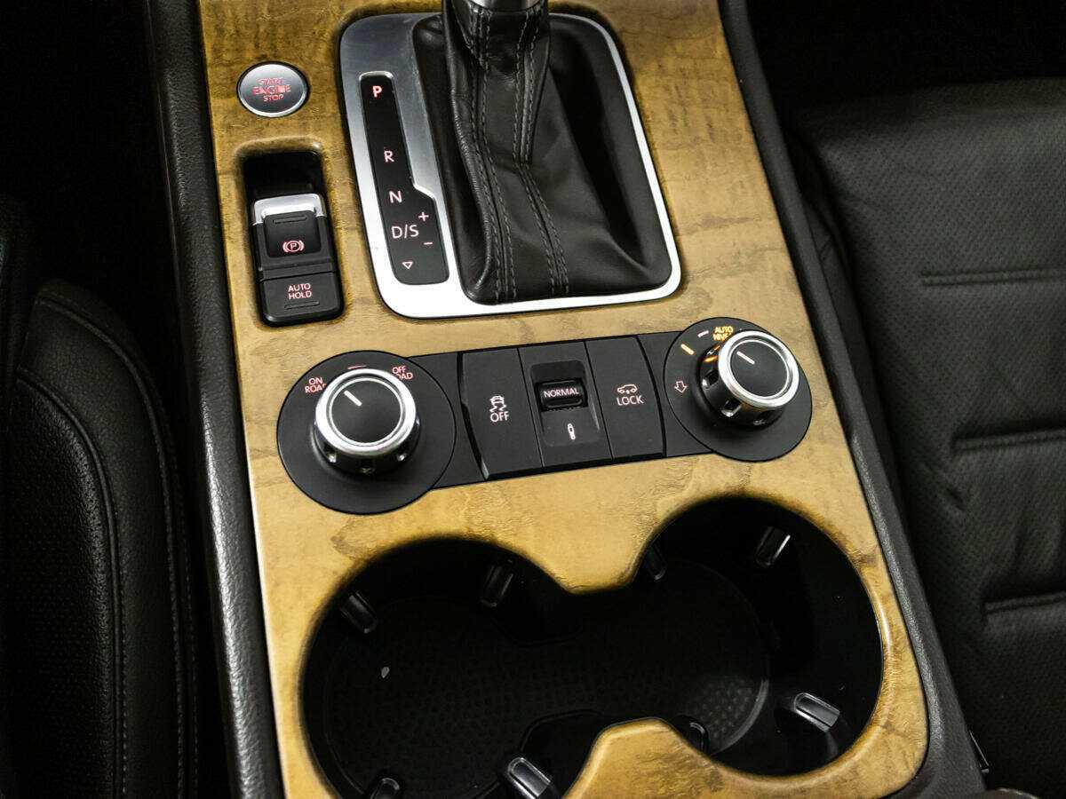 Б/У Фольксваген Туарег 2013 года. Фото: #15