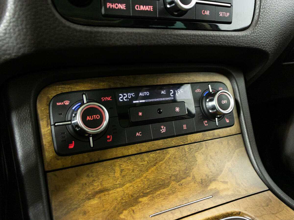 Б/У Фольксваген Туарег 2013 года. Фото: #16