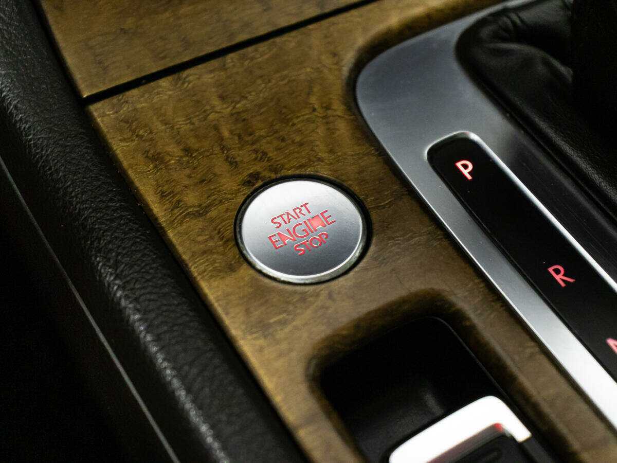 Б/У Фольксваген Туарег 2013 года. Фото: #17