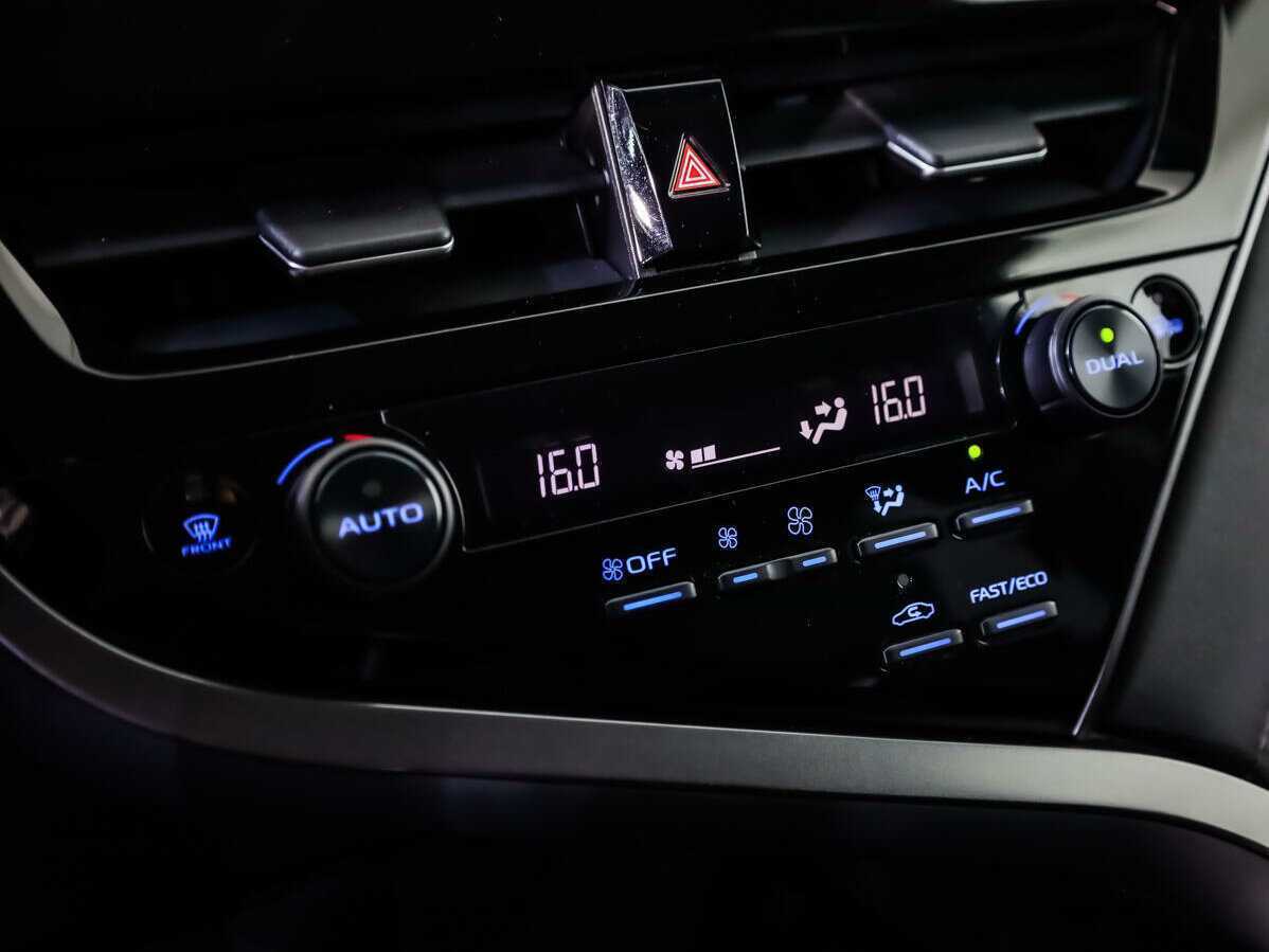 Toyota Camry 2022 года с пробегом. Фото: #13