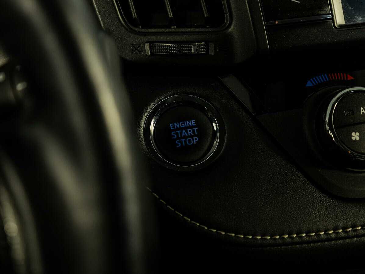 Toyota RAV4 2015 года с пробегом. Фото: #16