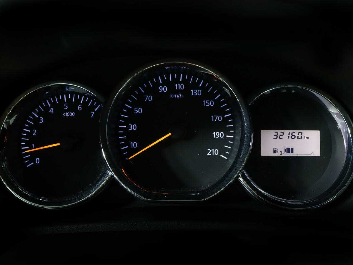 Б/У Рено Логан 2018 года. Фото: #10