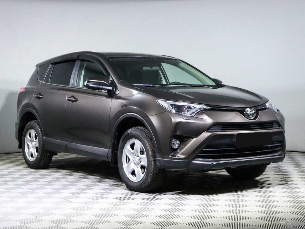 Toyota RAV4 2018 года с пробегом. Фото: #2