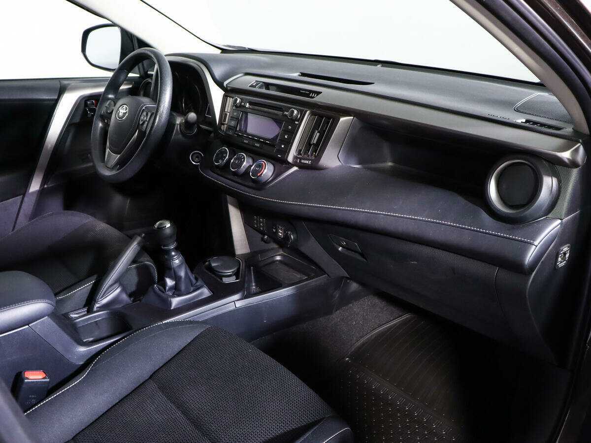 Toyota RAV4 2018 года с пробегом. Фото: #9