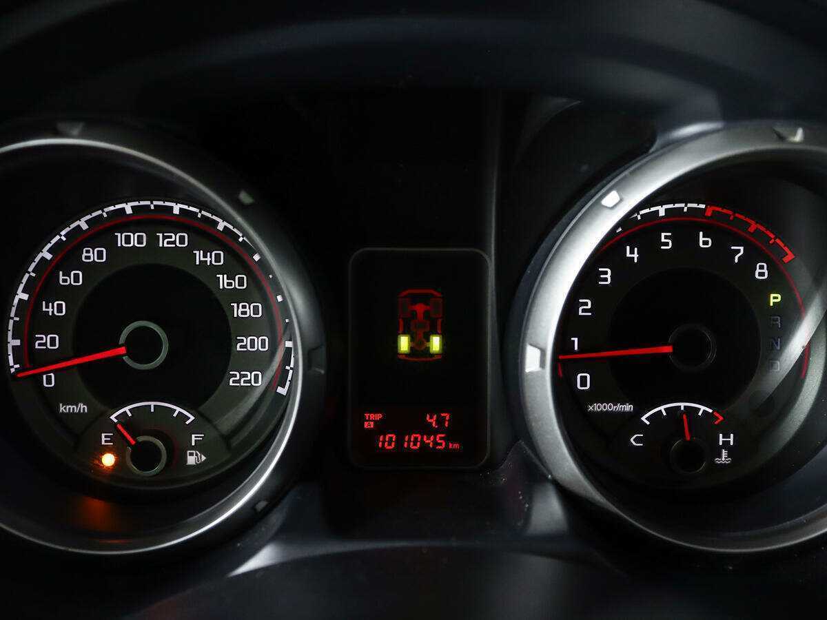 Б/У Митсубиши Паджеро 2012 года. Фото: #8