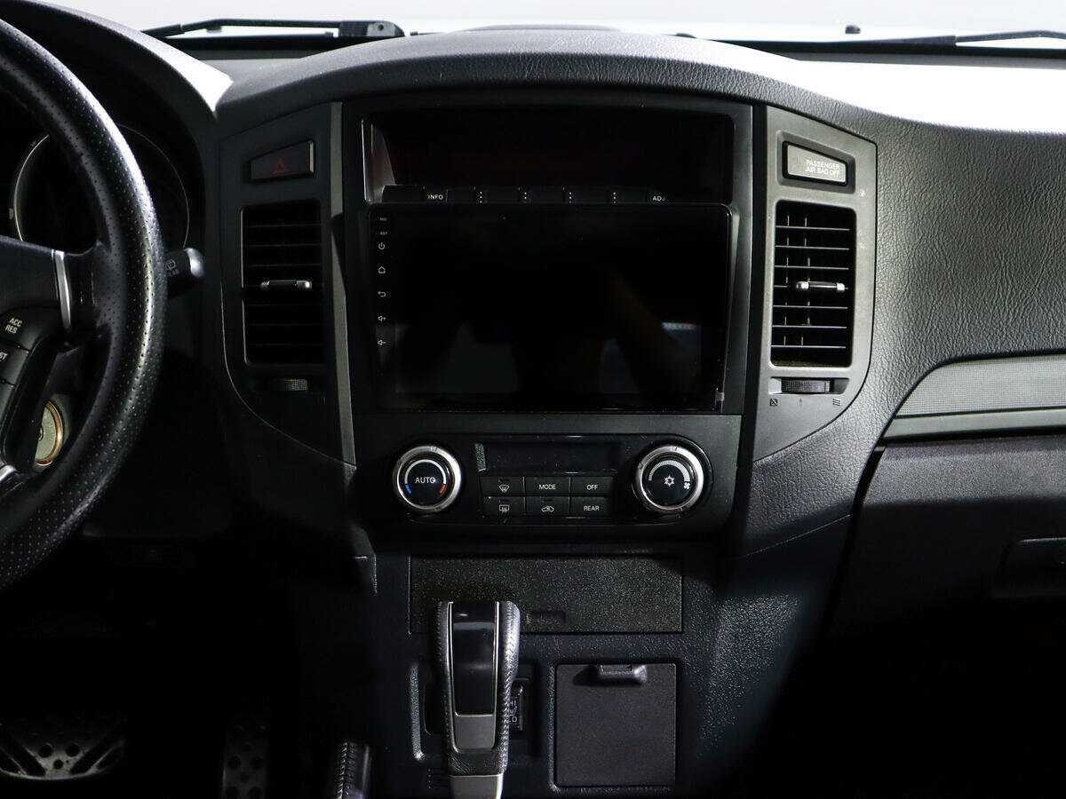 Б/У Митсубиши Паджеро 2012 года. Фото: #10