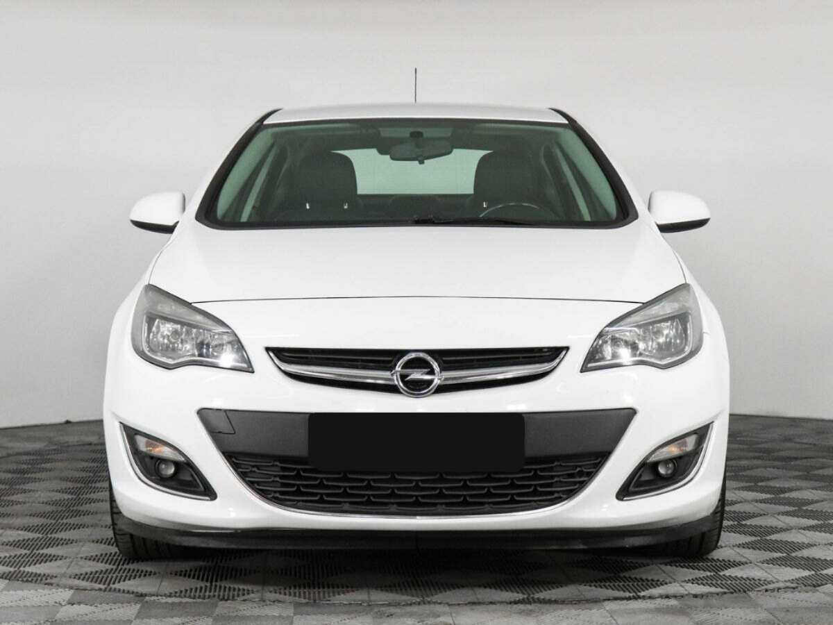Opel Astra 2013 года с пробегом. Фото: #1