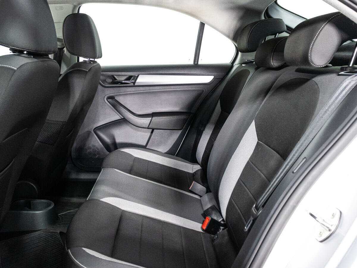 Б/У Шкода Рапид 2018 года. Фото: #9