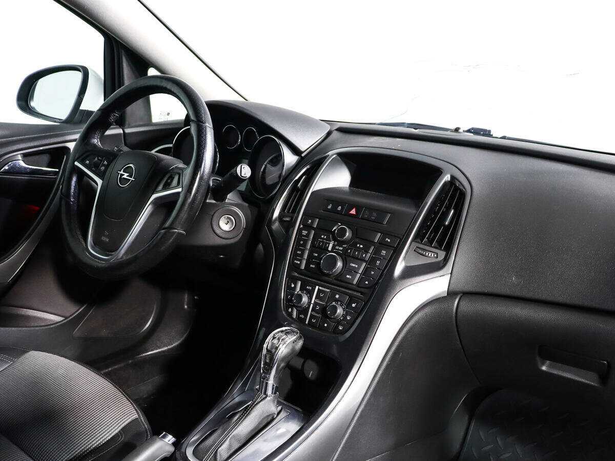 Б/У Опель Астра 2013 года. Фото: #6