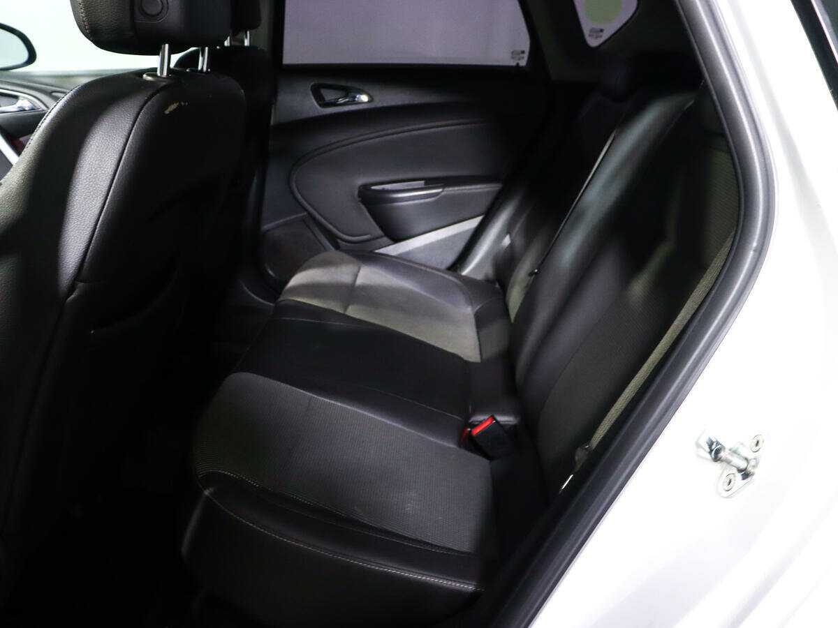 Б/У Опель Астра 2013 года. Фото: #7