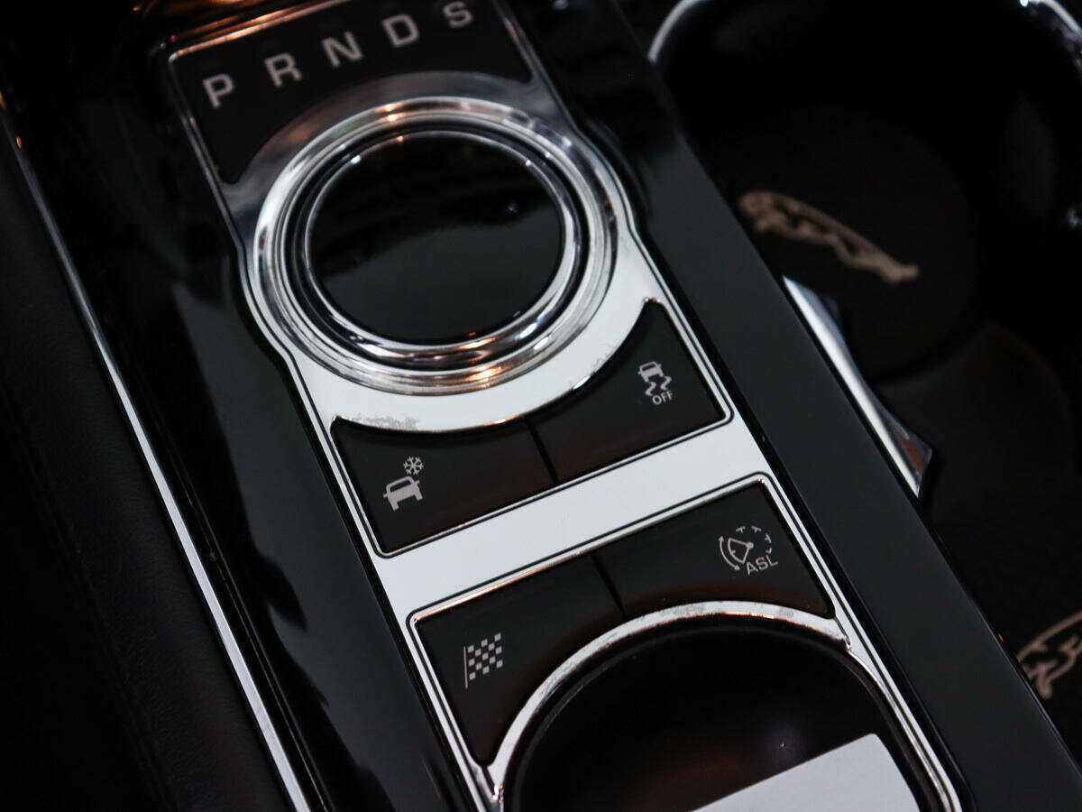 Jaguar XJ 2014 года с пробегом. Фото: #28