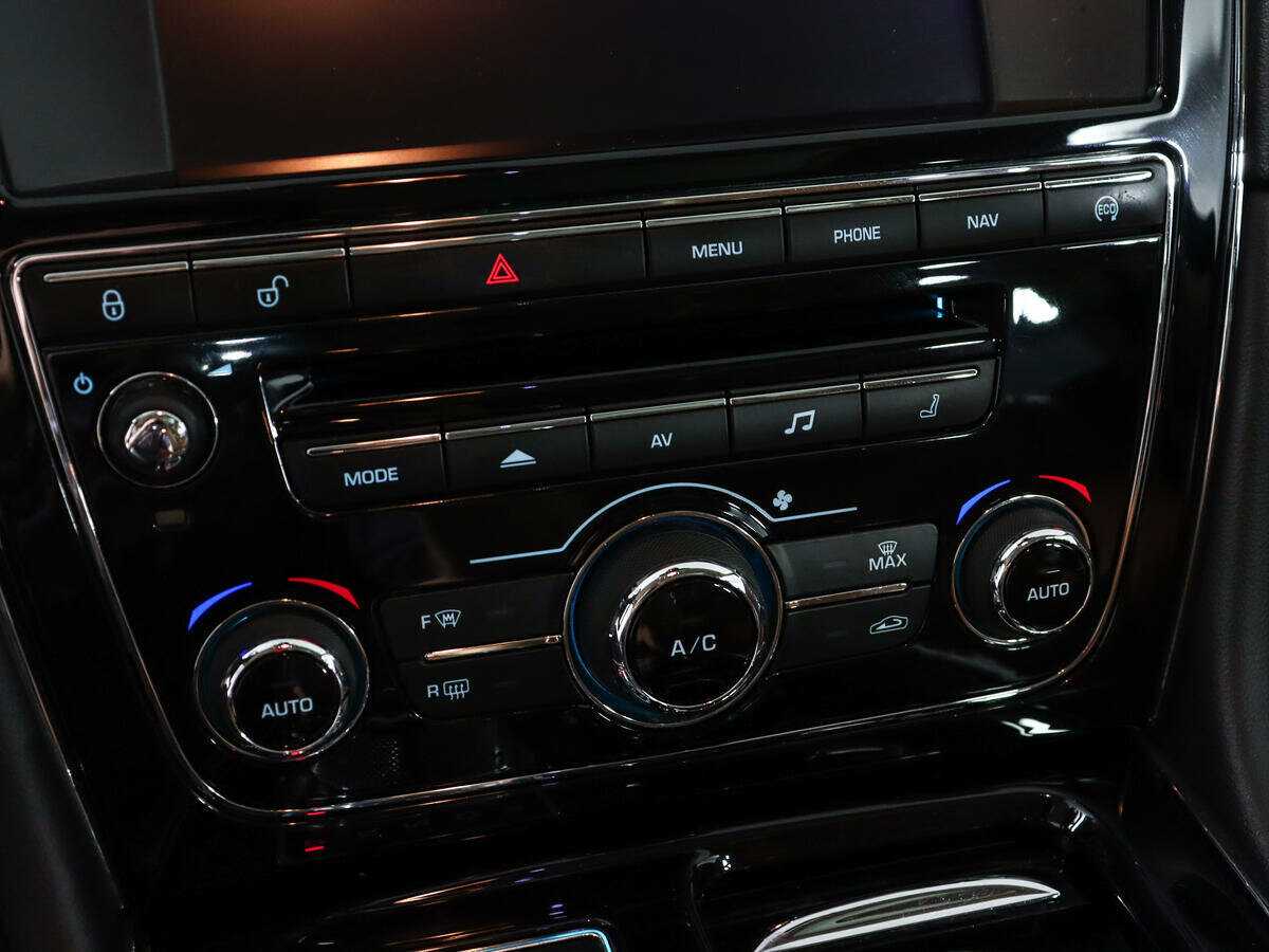 Jaguar XJ 2014 года с пробегом. Фото: #29