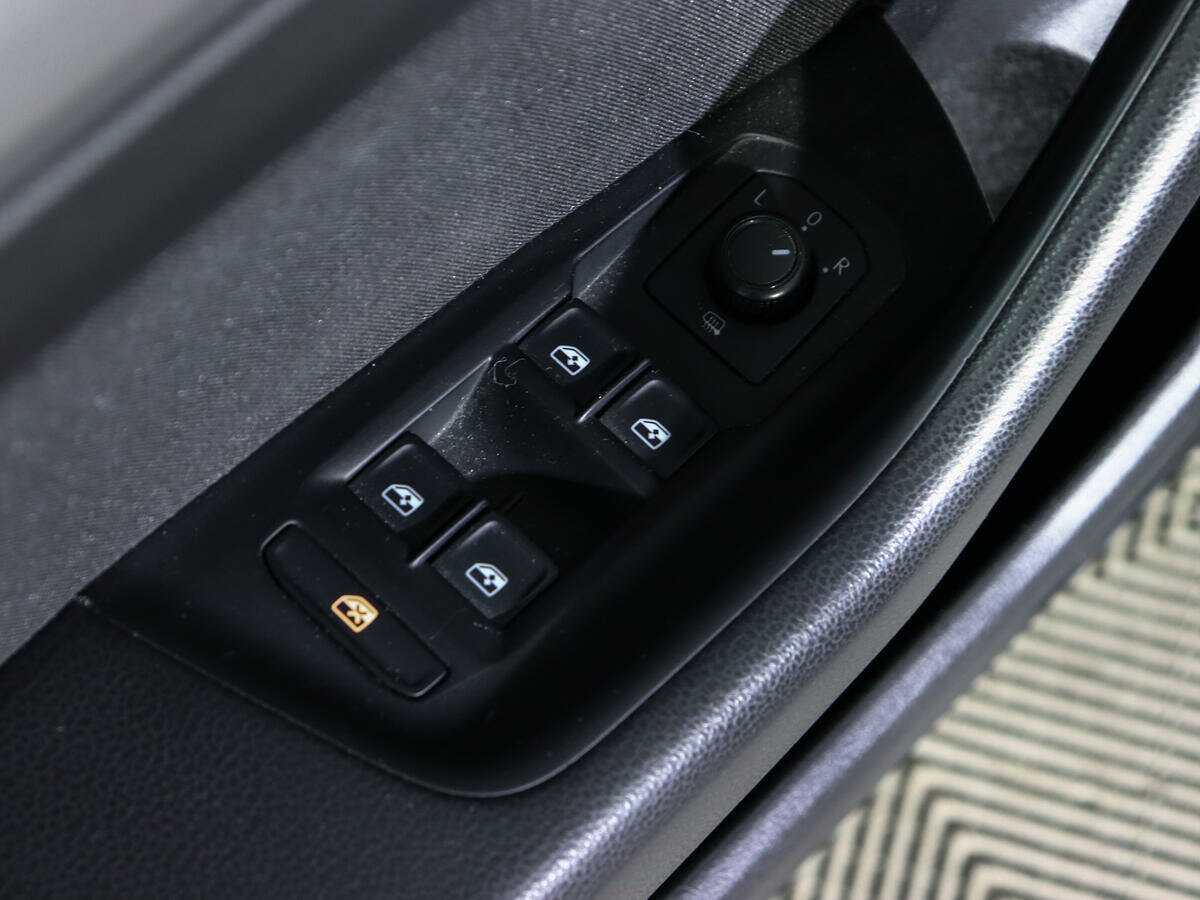 Б/У Фольксваген Пассат 2016 года. Фото: #12