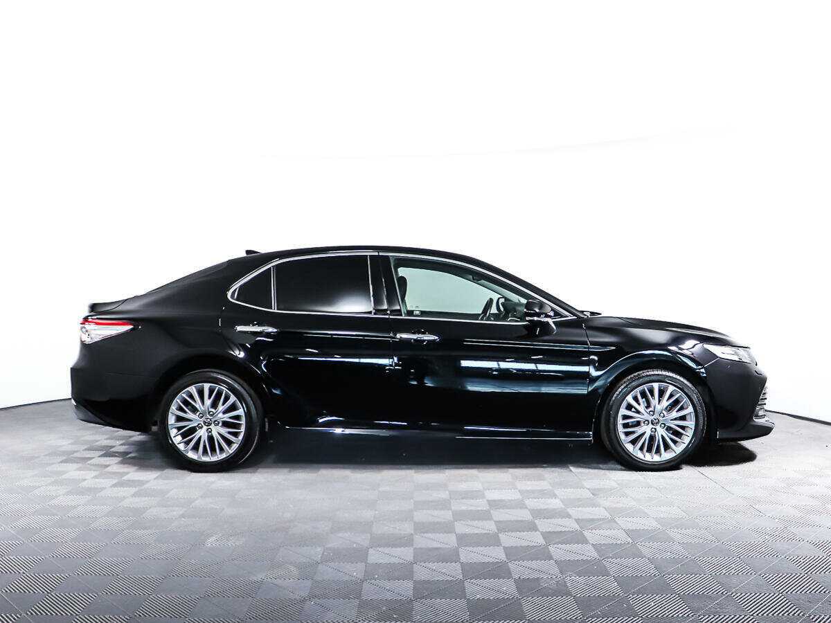 Toyota Camry 2019 года с пробегом. Фото: #3