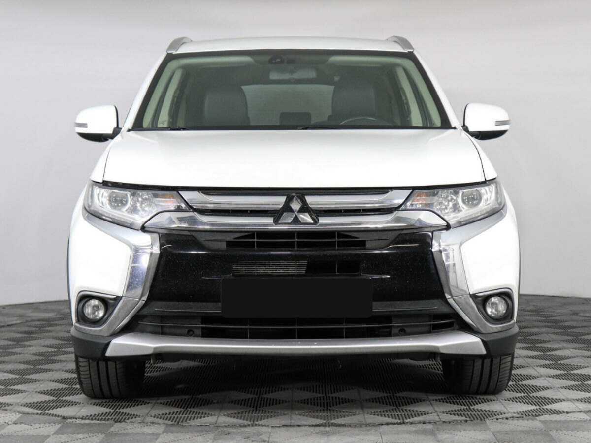 Mitsubishi Outlander 2015 года с пробегом. Фото: #1