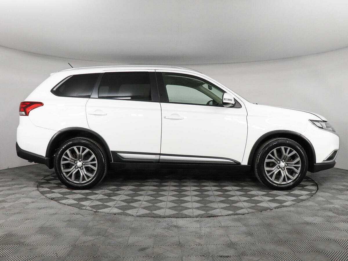 Mitsubishi Outlander 2015 года с пробегом. Фото: #3