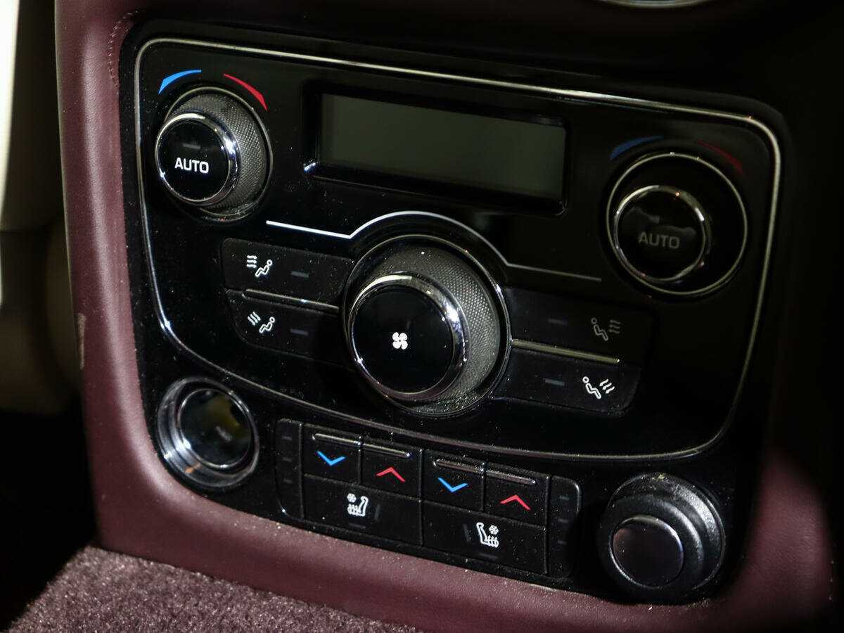 Jaguar XJ 2014 года с пробегом. Фото: #16