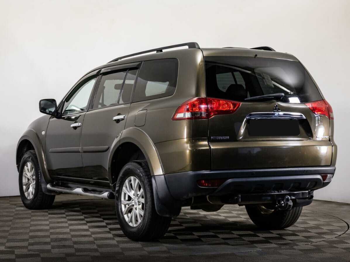 Б/У Митсубиши Паджеро Спорт 2015 года. Фото: #6