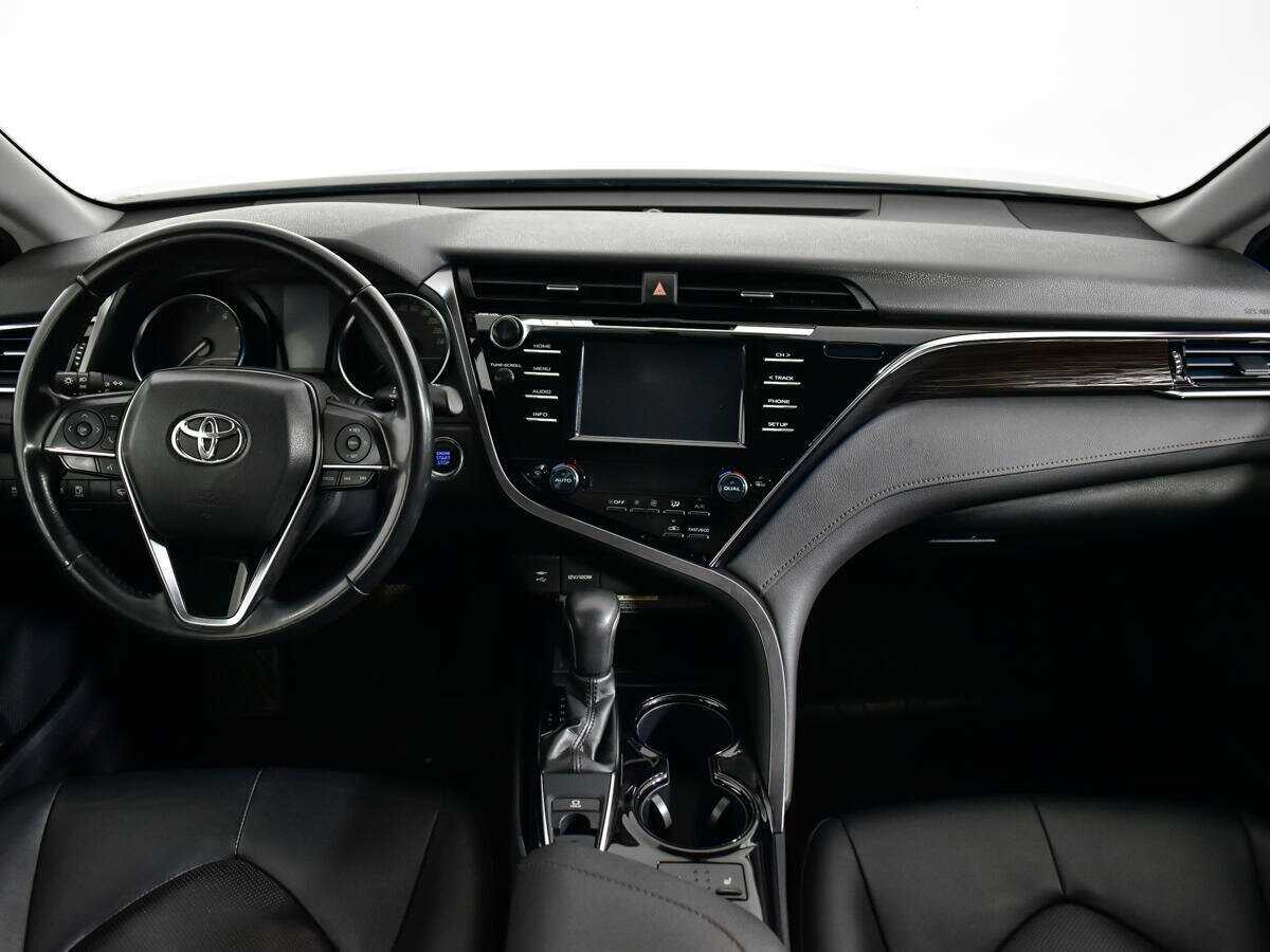 Toyota Camry 2019 года с пробегом. Фото: #11