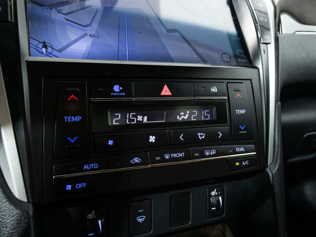 Б/У Тойота Камри 2016 года. Фото: #16