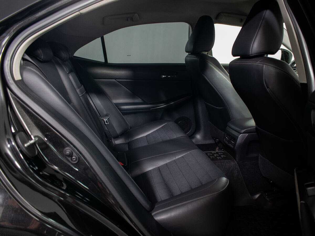 Lexus IS 2013 года с пробегом. Фото: #8