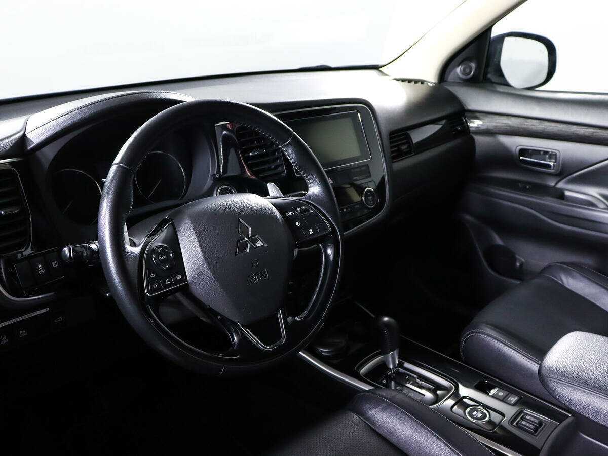 Mitsubishi Outlander 2017 года с пробегом. Фото: #11