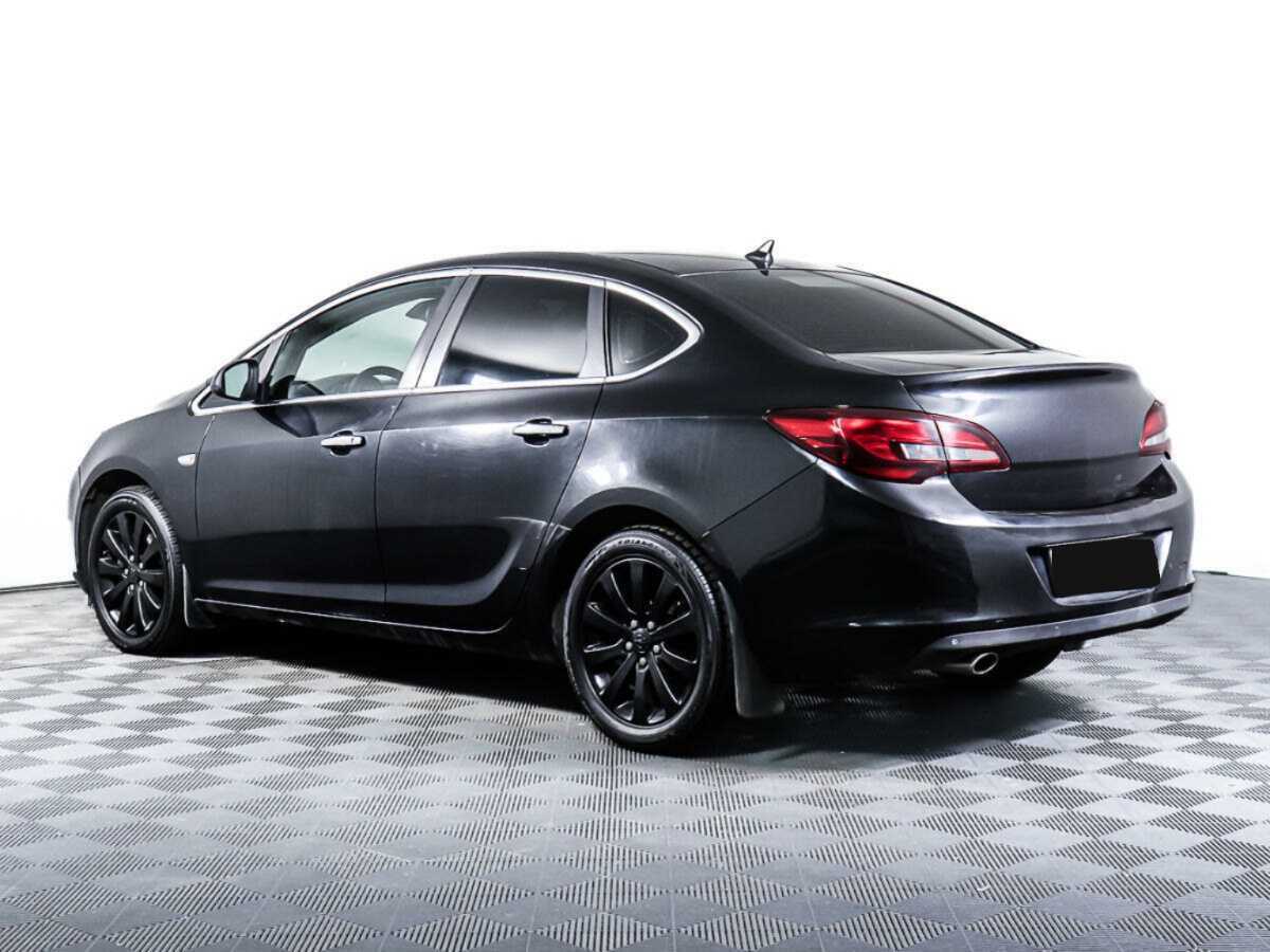 Opel Astra 2013 года с пробегом. Фото: #5