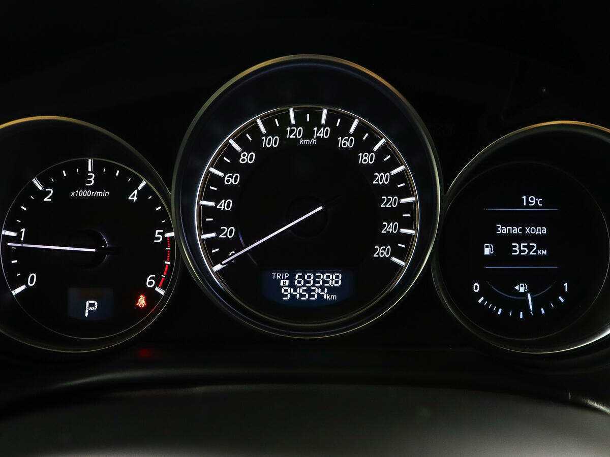 Б/У Мазда Ц-Икс-5 2015 года. Фото: #12