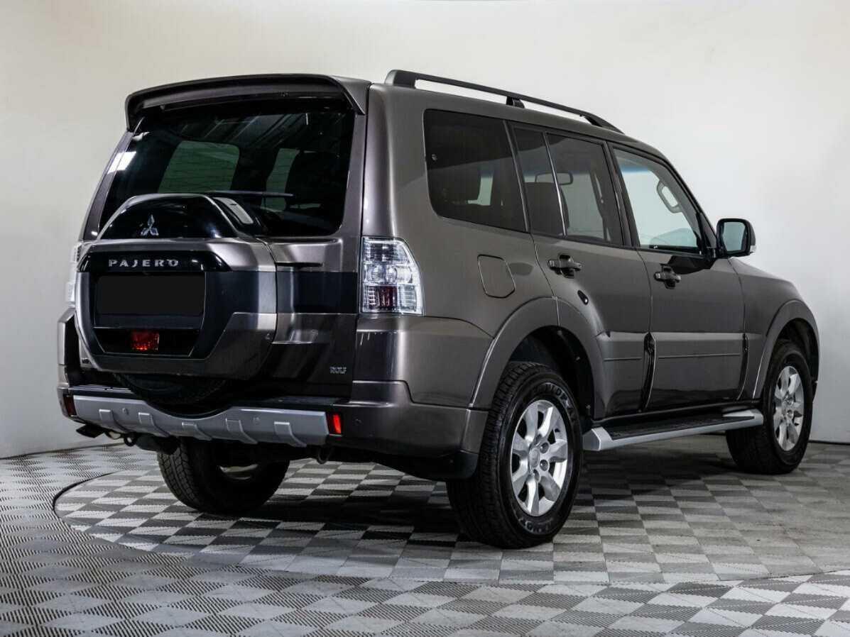 Mitsubishi Pajero 2015 года с пробегом. Фото: #3