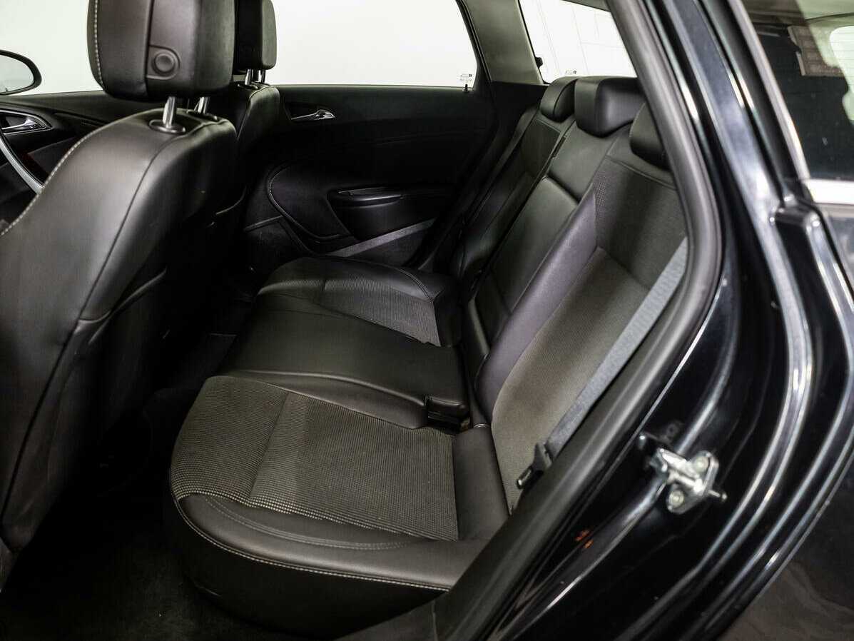 Б/У Опель Астра 2012 года. Фото: #7