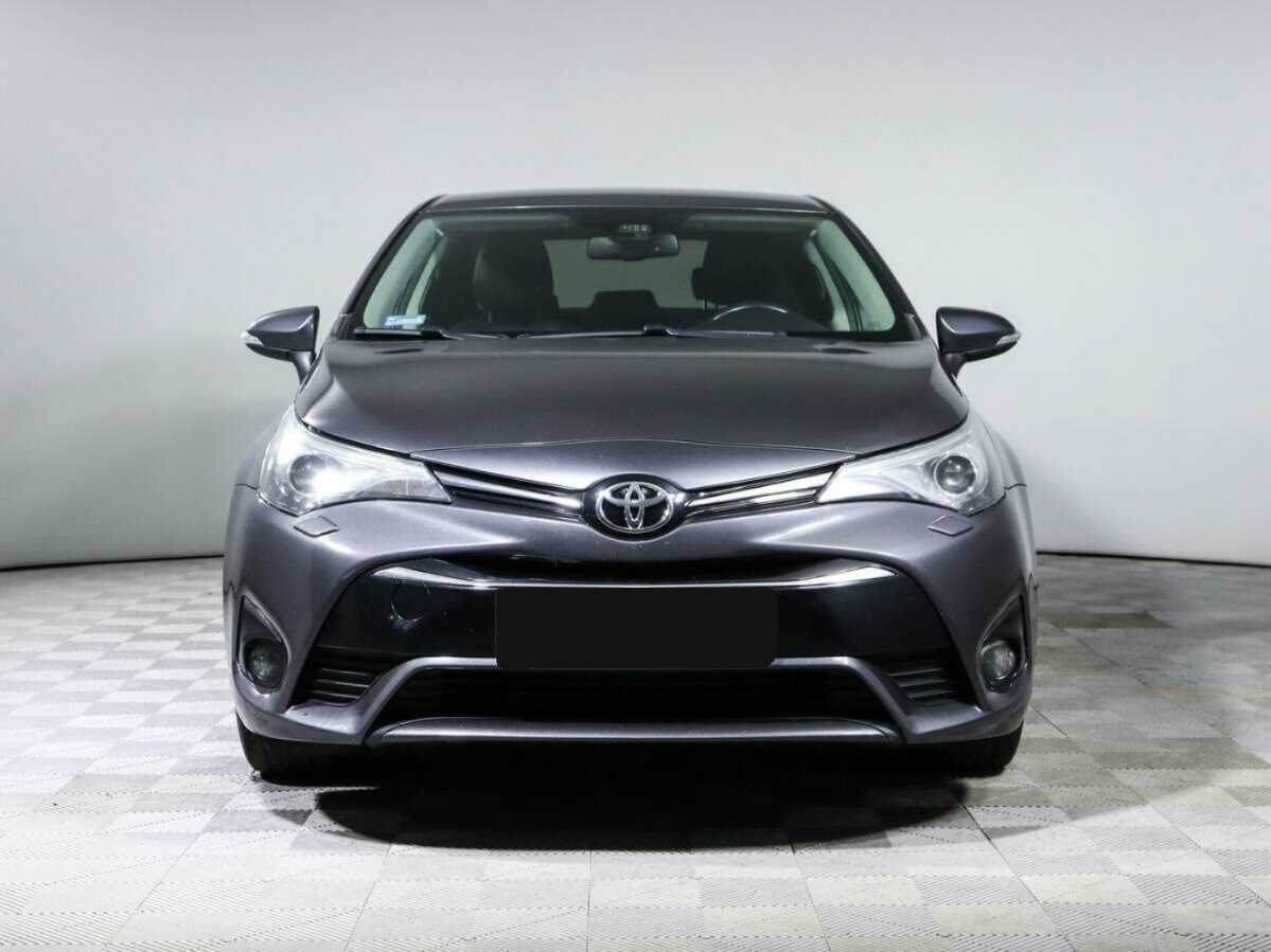 Toyota Avensis 2018 года с пробегом. Фото: #1