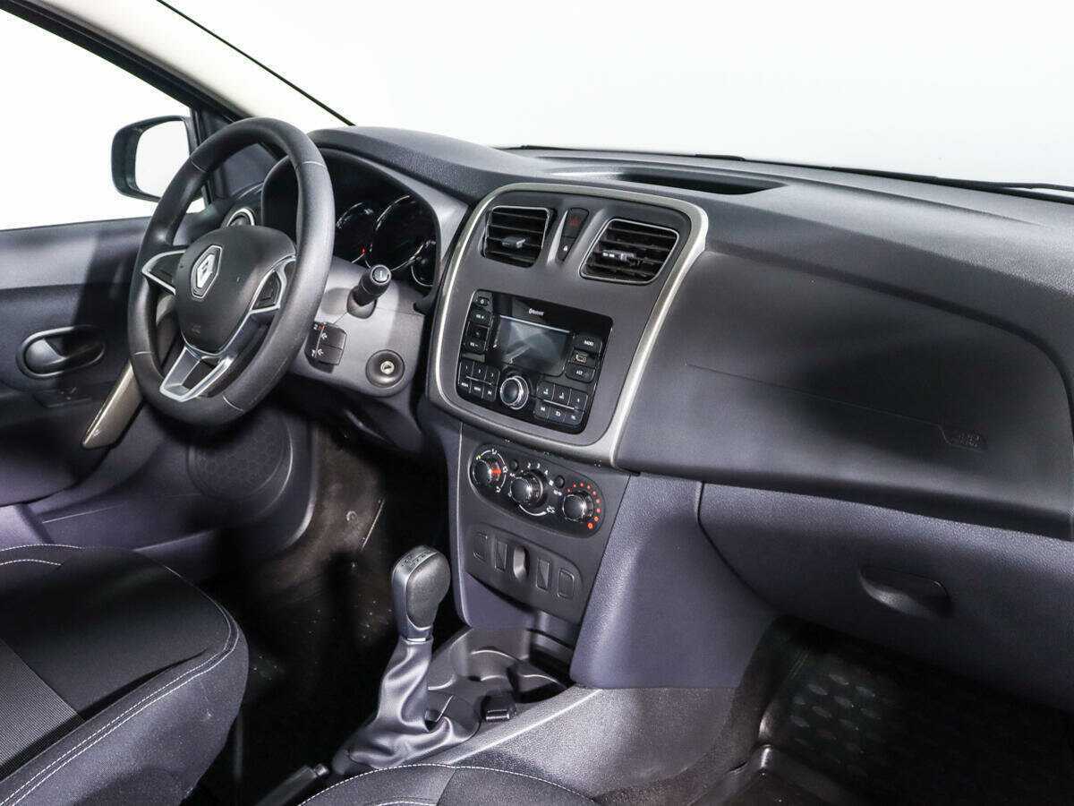 Б/У Рено Логан 2022 года. Фото: #6